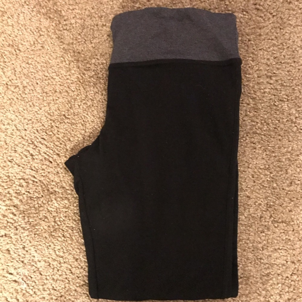 Women’s leggings, workout, black & gray 3/4 length